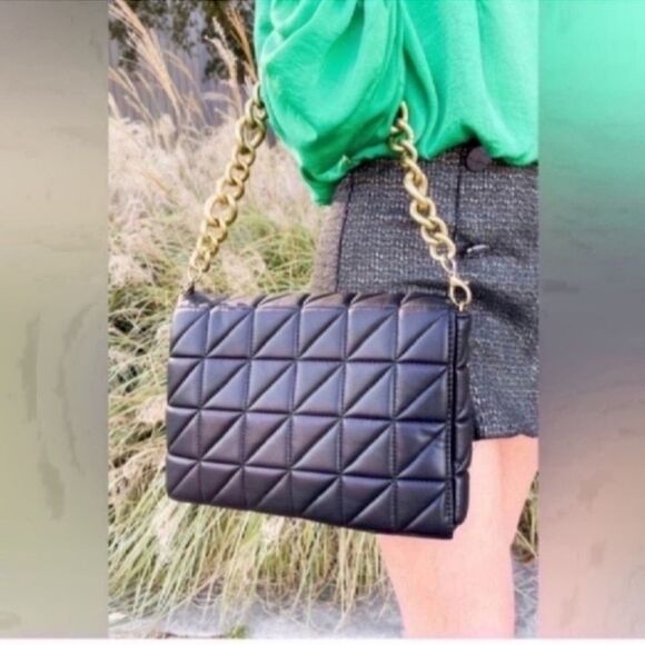 Black Quilted Chain Shoulder Bag - Picture 10 of 13